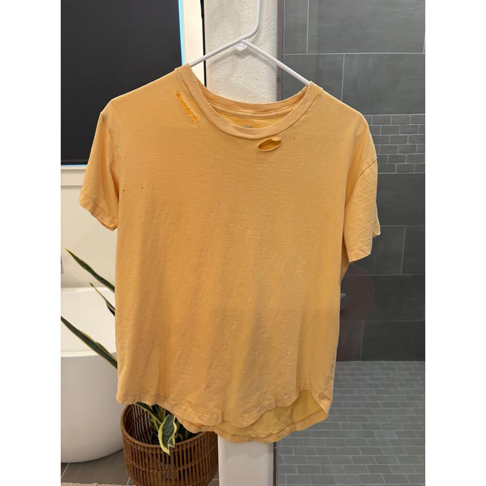 American Eagle women’s distressed tee